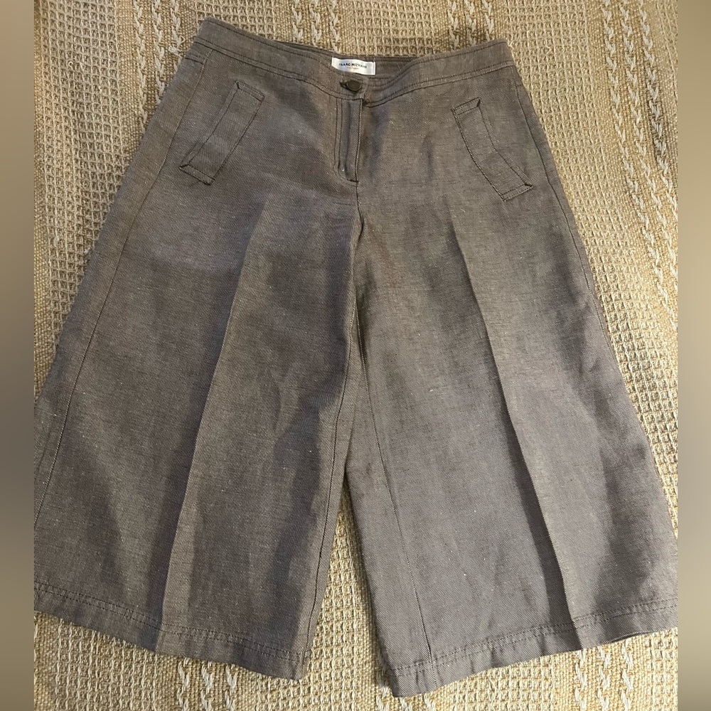 Ladies Culottes.  Perfect for fall.  Size 6 by Isaac Mizrahi
